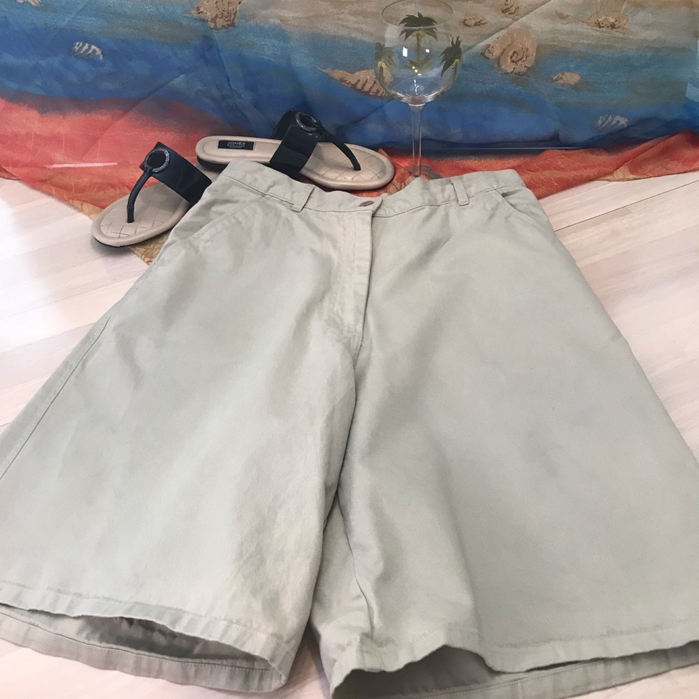 Vintage Trail Designs High Waisted Khaki Ladies Shorts Vintage